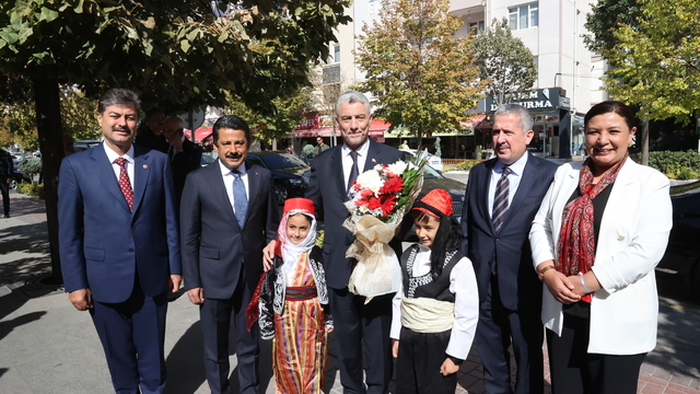 Ticaret Bakanı Bolat, Kırşehir'de ziyaretlerde bulundu