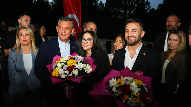 CHP Genel Başkanı Özel, Uşak'ta açılışa katıldı