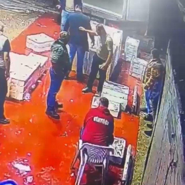 Soluk borusuna meyve takıldı, Heimlich manevrasıyla kurtarıldı