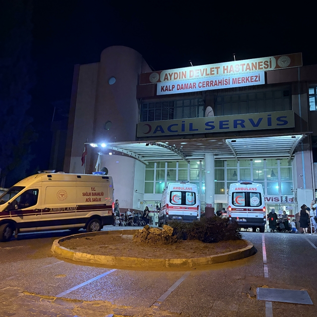 İş yerinin önünde silahlı saldırıda yaralandı