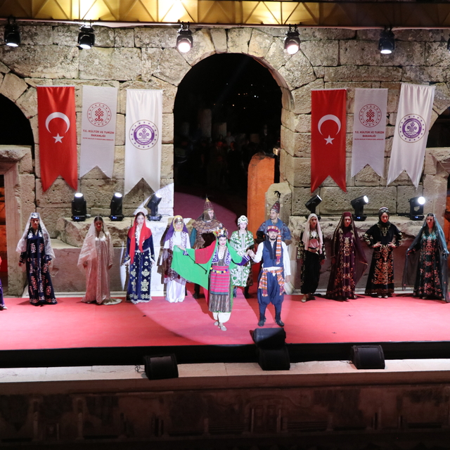 Piyanist Anjelika Akbar, Kibyra Antik Kenti'nde müzikseverlerle buluştu