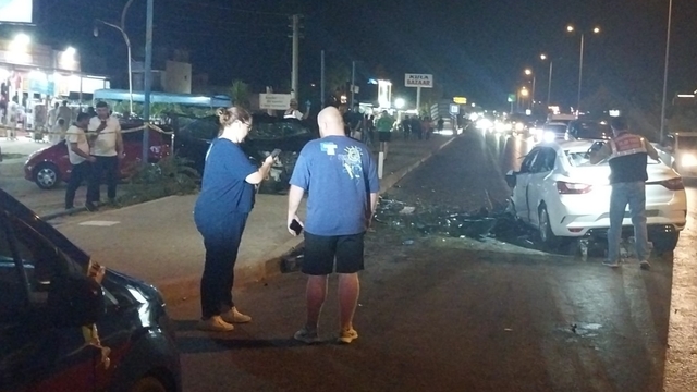 Antalya'daki trafik kazasında 2 kişi öldü, 2 kişi yaralandı