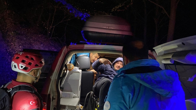 Uludağ'dan yürüyerek inmeye çalışırken mahsur kalan kişi kurtarıldı