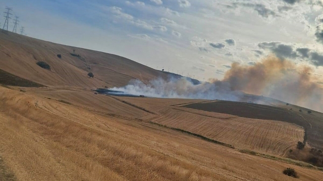 Gelibolu'da çıkan anız yangını söndürüldü