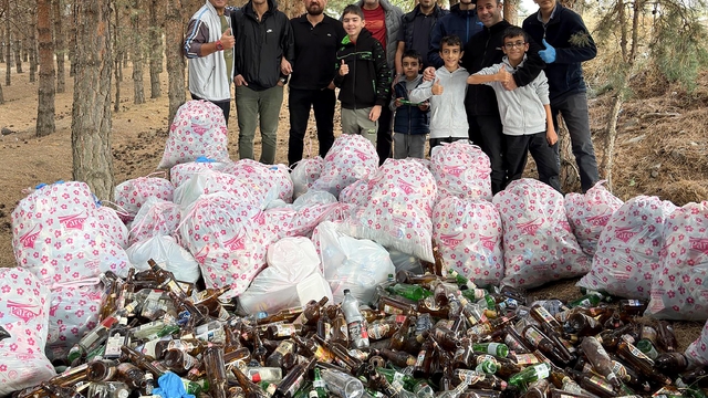 8 yıldır doğadaki çöpleri topluyorlar