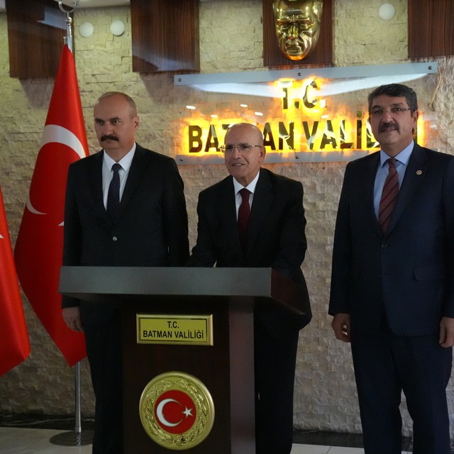 Hazine ve Maliye Bakanı Şimşek, Batman Valiliğini ziyaret etti