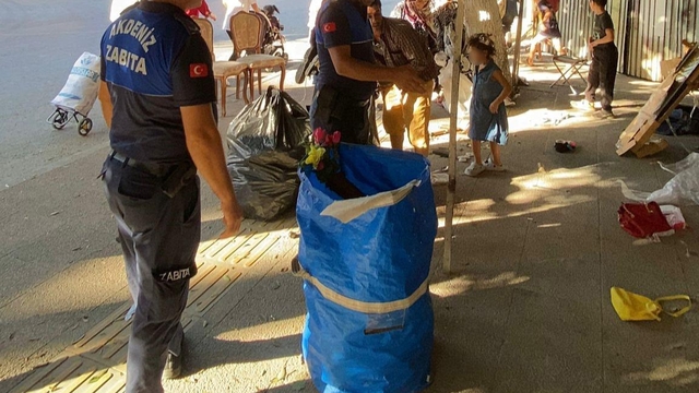 Mersin'in Akdeniz ilçesinde izinsiz kurulan pazar kaldırıldı