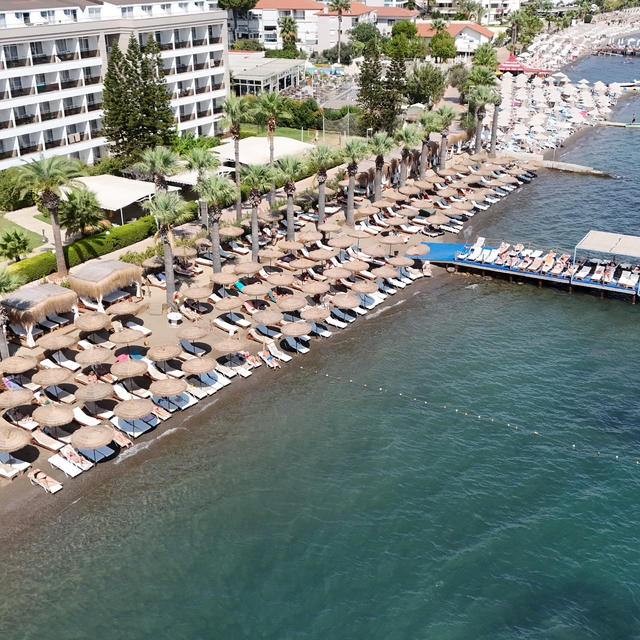 Fethiye ve Marmaris sahillerinde yoğunluk sürüyor