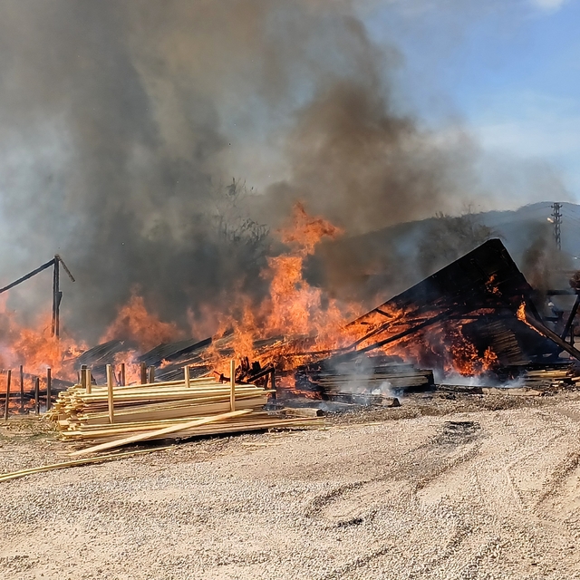 Karabük'te kereste fabrikasında çıkan yangın kontrol altına alındı