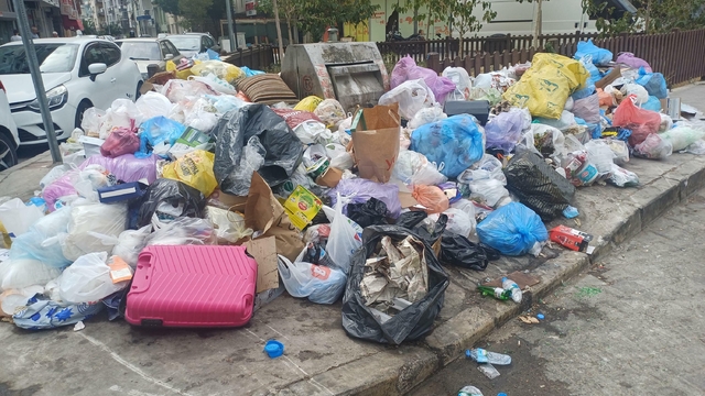 Eylem bitti, çöpler duruyor