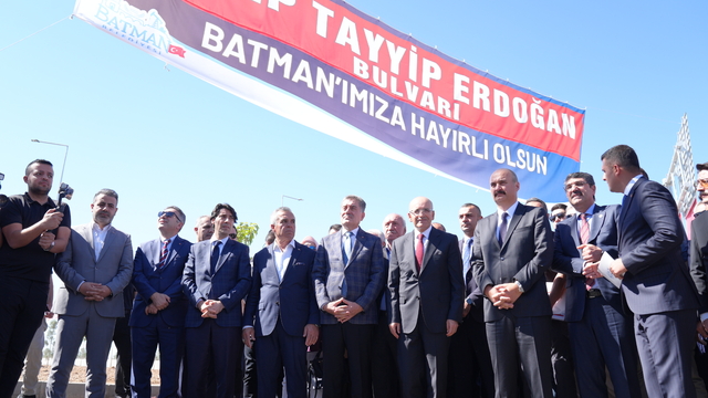 Hazine ve Maliye Bakanı Şimşek, Batman'da Recep Tayyip Erdoğan Bulvarı'nın açılışında konuştu: