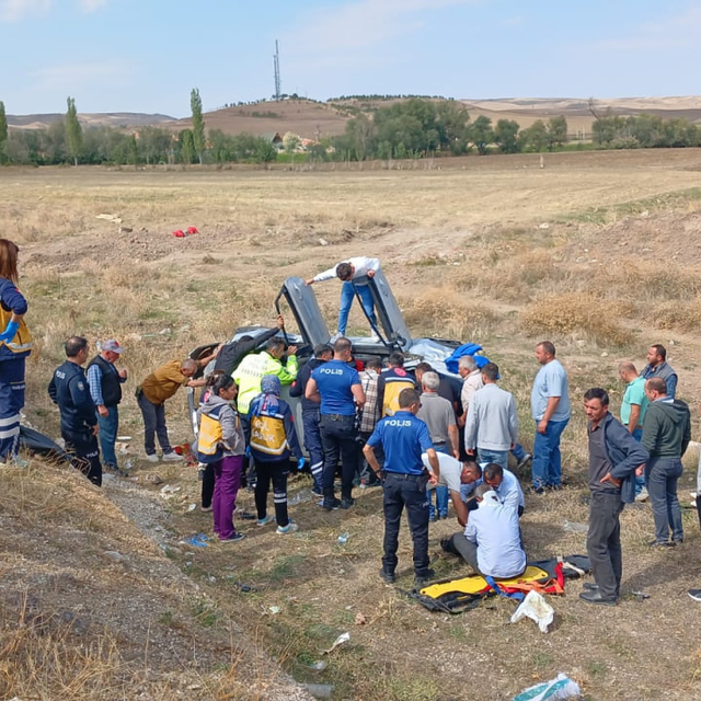 Çorum'da düğün konvoyunda kaza: 2 yaralı