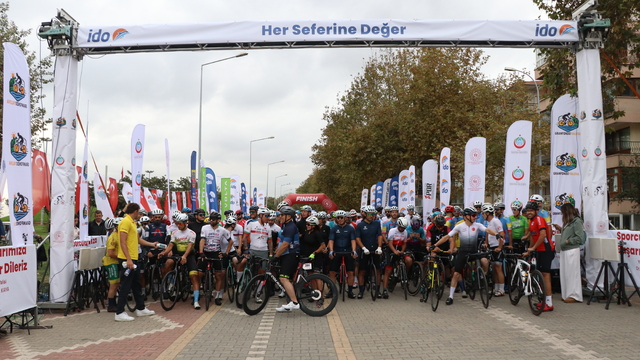 "Gran Fondo Yalova 2025"te dereceye girenlere ödülleri verildi