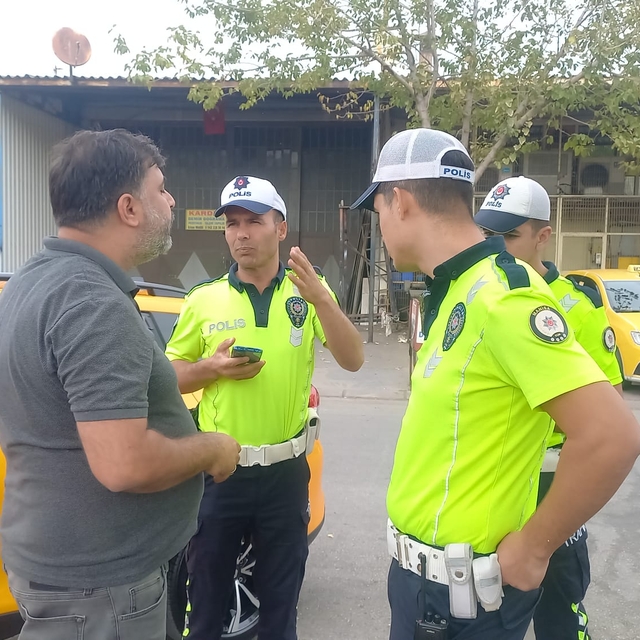 Manisa'da korsan taksiciyi gerçek taksiciler yakalattı