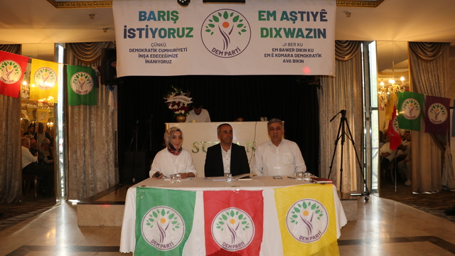 DEM Parti İstanbul Milletvekili Fırat, Bursa'da sivil toplum kuruluşu temsilcileriyle bir araya geldi