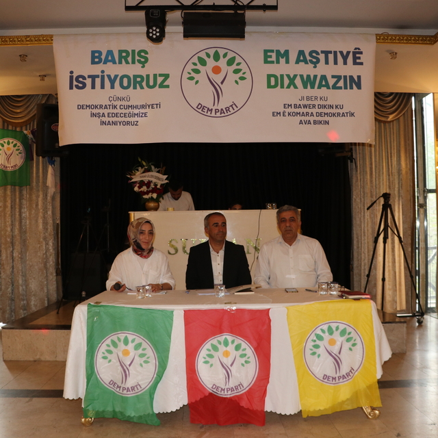 DEM Parti İstanbul Milletvekili Fırat, Bursa'da sivil toplum kuruluşu temsi...