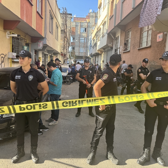 Gaziantep'te bir kişi karısını öldürdükten sonra intihar etti