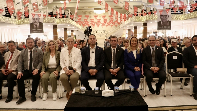 CHP Grup Başkanvekili Başarır, Sakarya'da partisinin ilçe kongresine katıldı