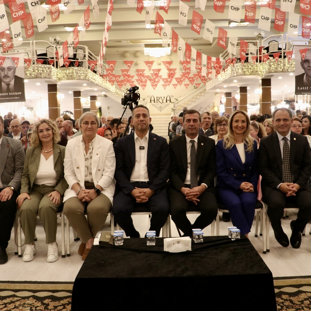 CHP Grup Başkanvekili Başarır, Sakarya'da partisinin ilçe kongresine katıld...