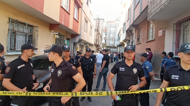 Boşanma aşamasındaki eşini öldürüp, intihar etti