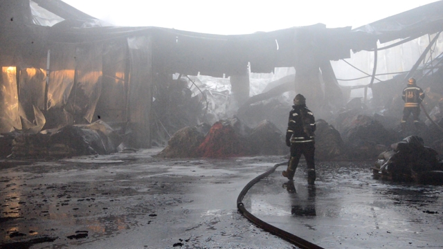 Erzurum'da terlik fabrikasının hammadde deposunda yangın (2)- Yeniden