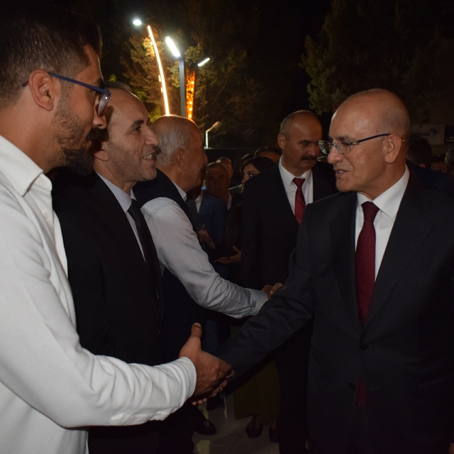 Bakan Şimşek: Batman muhtemelen bu gidişle büyükşehir olacak (2)