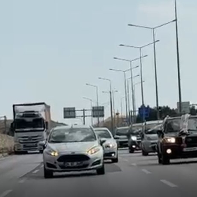 Çorum'da düğün konvoyunda kaza: 2 yaralı (2)