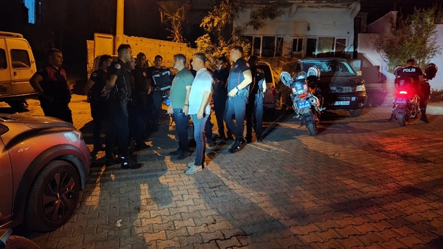 Husumetli iki komşu aile arasında silahlı çatışma: 1 ölü