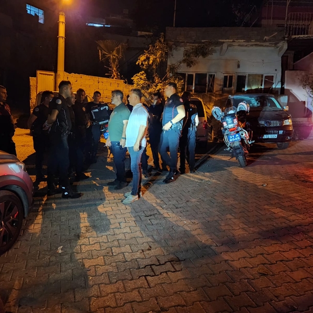 Husumetli iki komşu aile arasında silahlı çatışma: 1 ölü