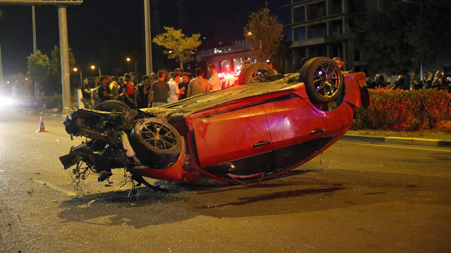 Hatay'da otomobilin yayalara çarptığı kazada 3 kişi ölü, 3 kişi yaralandı