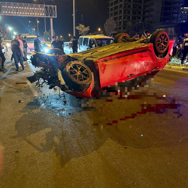 Hatay'da otomobil, motosiklete çarpıp takla attı: 3 ölü, 3 yaralı
