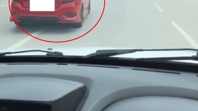 Trafikte makas atıp yarıştılar; o anlar kamerasında