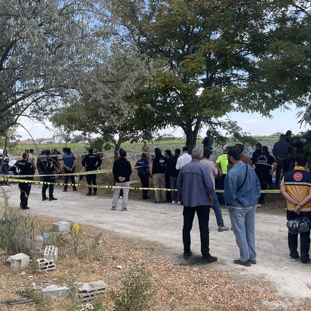 Konya'da yol kenarında erkek cesedi bulundu
