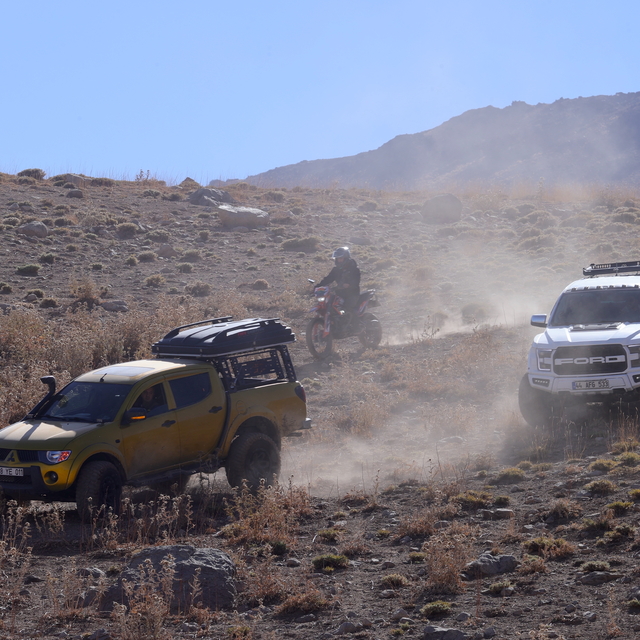 Off-road tutkunları Berçelan Yaylası'nın zorlu parkurlarını deneyimledi