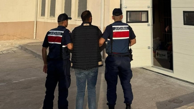 Kırşehir'de anne ve babasını öldürüp 2 akrabasını yaralayan zanlı tutuklandı