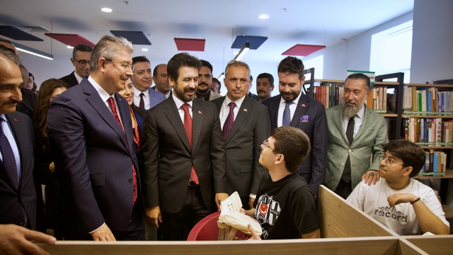 Osmaniye'de Kültür ve Turizm Bakan Yardımcısı Mumcu kütüphane açılışına katıldı