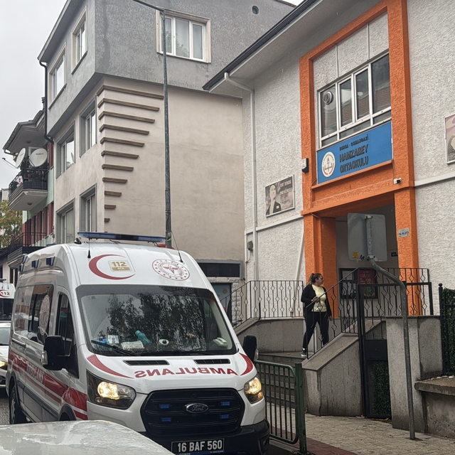 Bursa'da 6 öğrenci zehirlenme şüphesiyle hastaneye kaldırıldı