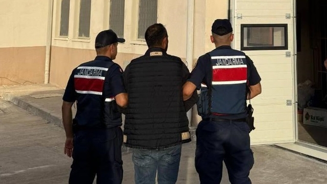 Anne ve babasını öldüren, 2 kuzenini de yaralayan şüpheli tutuklandı