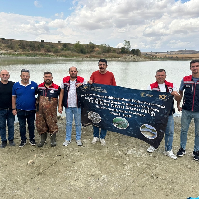 Edirne'deki üretim tesisinde bu yıl 10.5 milyon sazan balığı yavrusu üretil...