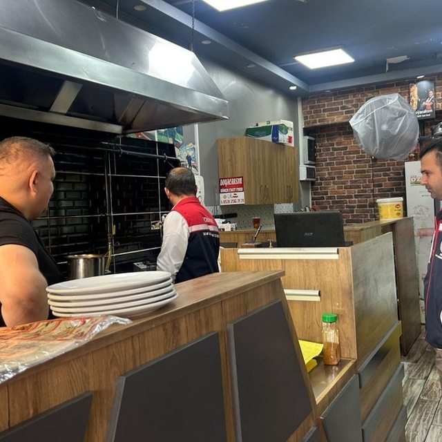 Edirne'de okul kantinleri ve okul çevresinde gıda satan işletmeler denetlen...