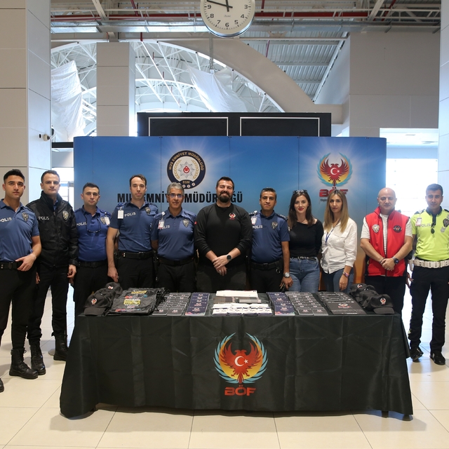 Muş'a gelen üniversite öğrencileri, polis ekiplerince bilgilendirildi