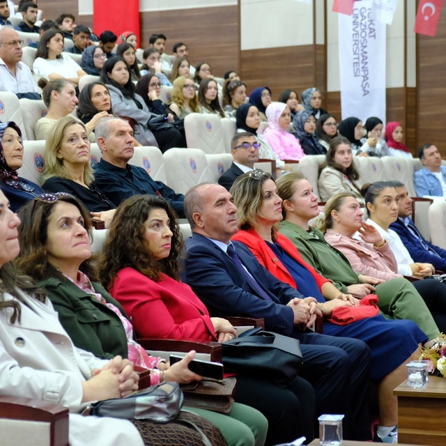 TOGÜ'de "Unutkanlık! Yaşlılık mı, Hastalık mı?" konferansı düzenlendi
