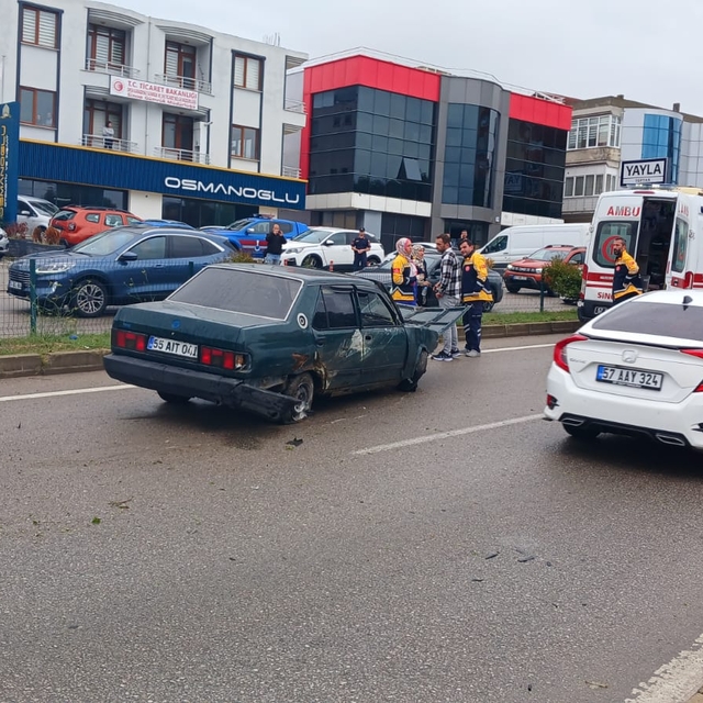 Sinop'ta zincirleme trafik kazasında 1 kişi yaralandı