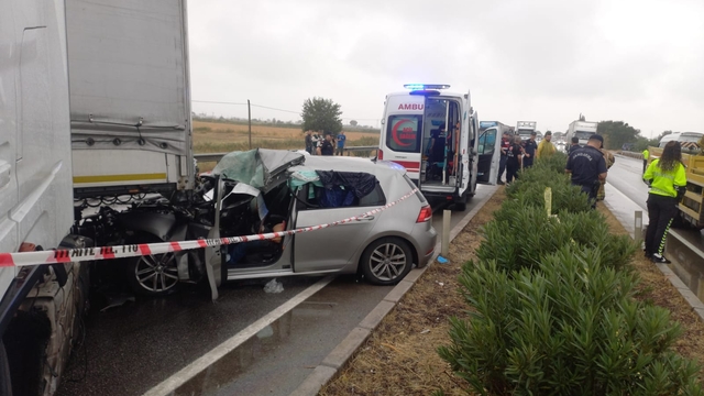 Manisa'da zincirleme trafik kazasında 1 kişi öldü, 2 kişi yaralandı