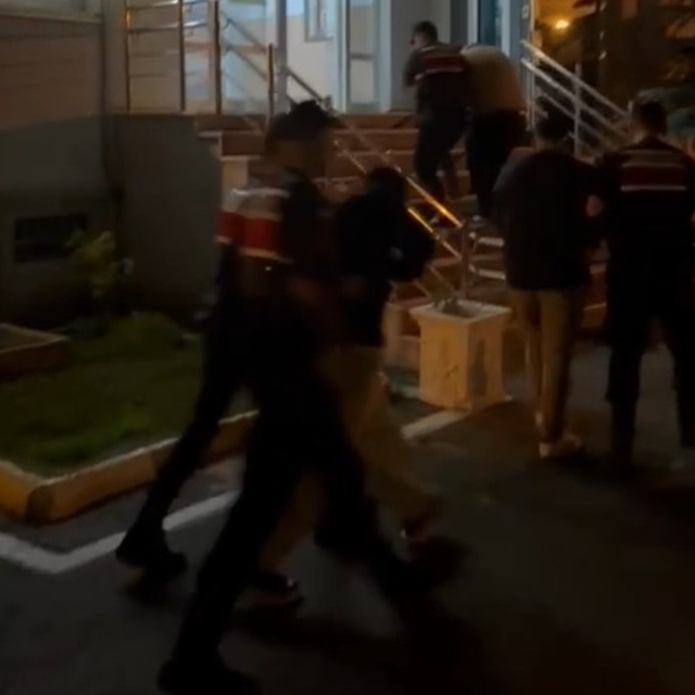 Düğün konvoyunda otomobillerden havaya ateş açtılar (2)