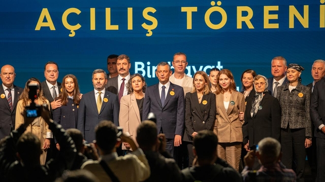 Özgür Özel: Ferdi Zeyrek Vakfı'na sahip çıkmak, bir Manisa sevdasına ve iyiliğe sahip çıkmaktır