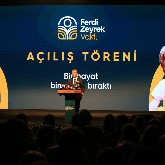 CHP Genel Başkanı Özel, Manisa'da Ferdi Zeyrek Vakfı'nı açtı: