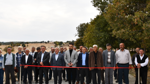 Vezirköprü'de mahalle yollarını yenileme çalışmaları sürüyor