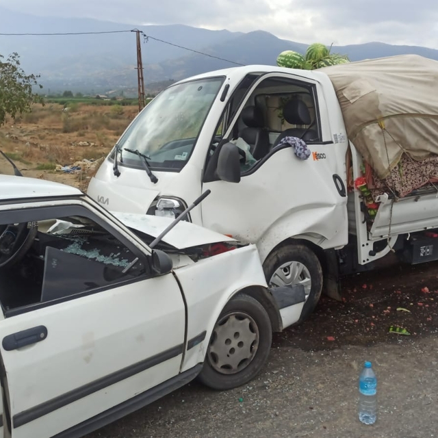 Ödemiş'te trafik kazasında 2 kişi yaralandı
