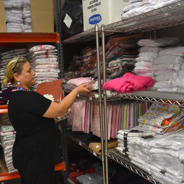 İzmir'de ihtiyaç sahibi hastalara destek için 'sosyal market'